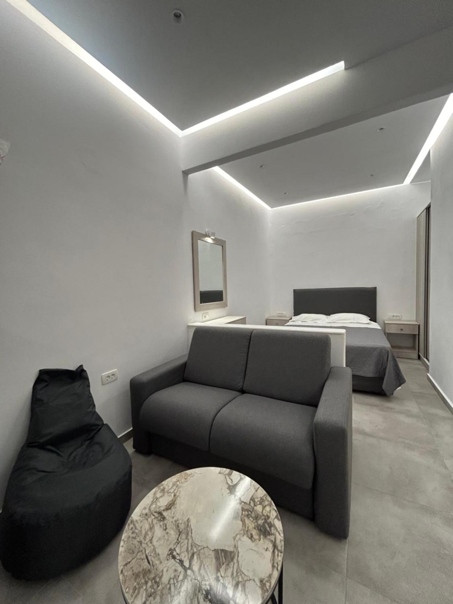Aroma Cavas Пиргос